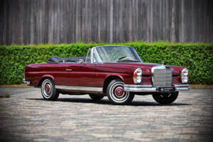 Immagine 71/71 di Mercedes-Benz 220 SE b (1961)