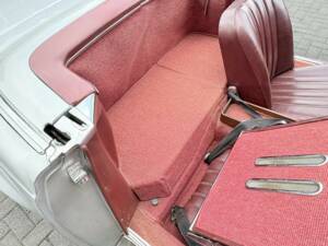Image 34/50 of Mercedes-Benz 230 SL (1966)
