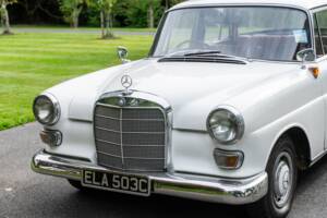 Image 18/35 of Mercedes-Benz 190 c (1965)