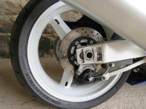 Bild 32/37 von Suzuki DUMMY (2002)