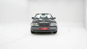 Image 5/15 of Mercedes-Benz E 220 (1994)