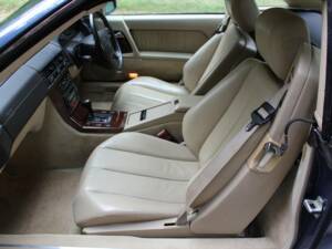 Image 12/15 of Mercedes-Benz 500 SL (1993)