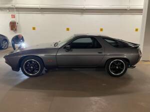 Image 20/21 of Porsche 928 S (1986)
