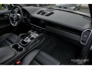 Bild 10/43 von Porsche Cayenne Coupé E-Hybrid (2020)