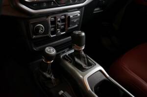 Image 20/29 de Jeep Wrangler 2.0T Sahara (2020)