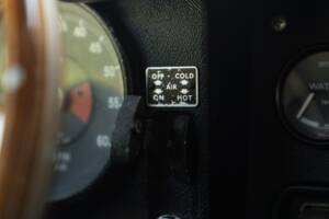 Image 37/50 de Jaguar E-Type (1968)