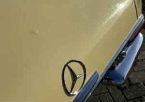 Image 25/31 de Mercedes-Benz 250 SL (1967)