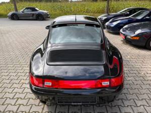 Image 7/19 of Porsche 911 Carrera 4 (1997)