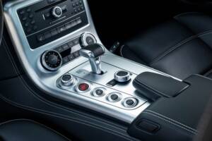 Image 22/32 of Mercedes-Benz SLS AMG (2011)