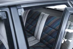 Image 36/50 of Lancia Delta HF Integrale (1988)