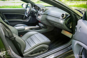 Image 16/85 of Ferrari California (2010)