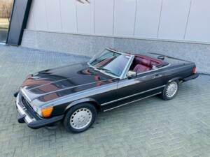 Image 2/32 de Mercedes-Benz 560 SL (1987)