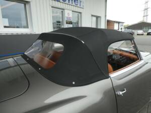 Image 21/26 of Mercedes-Benz 190 SL (1962)