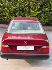 Afbeelding 11/46 van Mercedes-Benz 200 E-16 (1993)