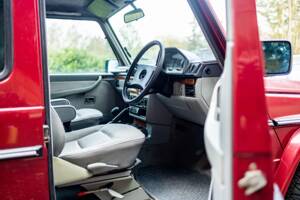 Image 27/32 of Mercedes-Benz 300 GD (kurz) (1992)