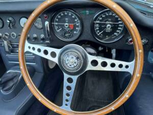 Bild 24/41 von Jaguar E-Type 4.2 (1965)