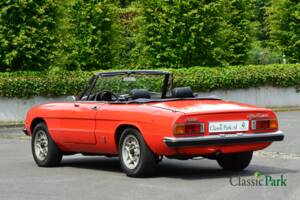 Image 3/50 of Alfa Romeo 2000 Spider Veloce (1981)