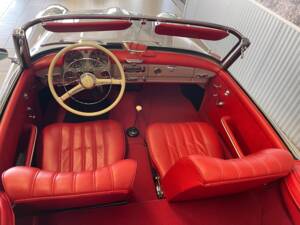 Image 16/19 of Mercedes-Benz 190 SL (1959)