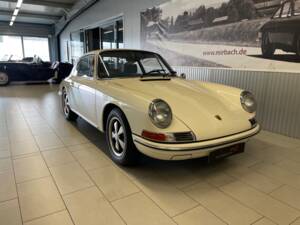 Image 6/18 of Porsche 911 2.0 T (1968)