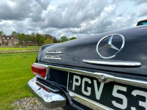 Image 21/50 de Mercedes-Benz 230 SL (1967)