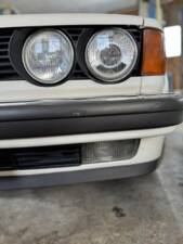 Image 10/37 of BMW 735i (1991)