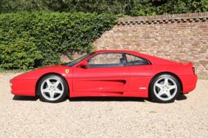 Bild 46/50 von Ferrari F 355 Berlinetta (1996)