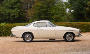 Image 2/50 of Volvo 1800 S (1966)