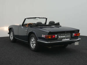 Image 7/33 of Triumph TR 6 (1969)
