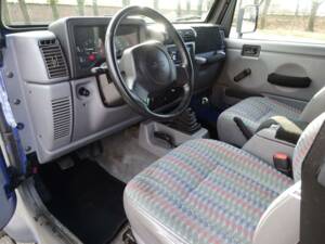 Bild 4/42 von Jeep Wrangler Sport Hardtop 2.5 (1997)