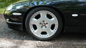 Image 29/50 of Jaguar XKR (1998)