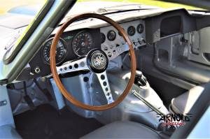 Image 22/31 de Jaguar E-Type (1968)