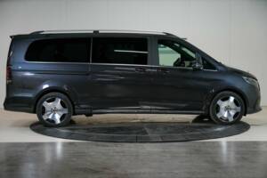 Image 11/50 de Mercedes-Benz V 300 d (2025)