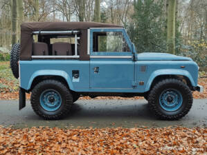 Immagine 7/25 di Land Rover Defender 90 (1997)