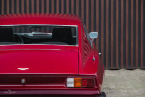 Image 6/20 of Aston Martin V8 (1976)