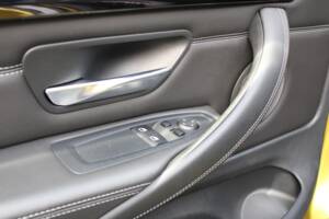 Image 26/98 of BMW M4 (2014)