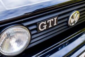 Afbeelding 30/46 van Volkswagen Golf I GTI 1.6 (1993)