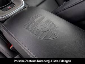 Obraz 48/50 pojazdu Porsche 911 Turbo S (2023)