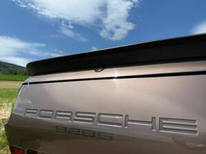 Image 18/21 of Porsche 928 S (1982)