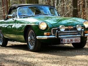 Image 1/8 of MG MGB (1977)