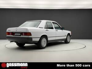 Imagen 8/15 de Mercedes-Benz 190 (1987)