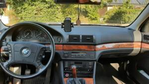 Image 7/8 of BMW 535i (1996)