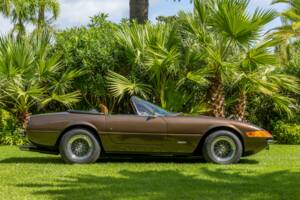 Afbeelding 16/53 van Ferrari 365 GTB/4 Spyder (1971)