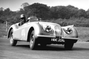 Image 16/50 of Jaguar XK 120 OTS (1950)