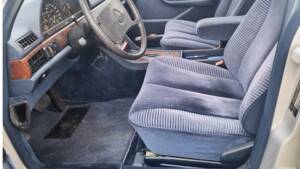 Image 12/18 de Mercedes-Benz 420 SEL (1987)