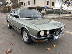 Image 3/8 of BMW 525i (1983)