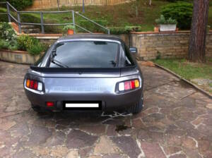 Image 18/21 of Porsche 928 S (1986)