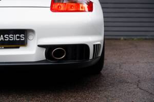 Bild 11/52 von Porsche 911 GT2 (2008)