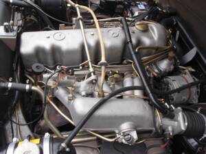Image 35/99 de Mercedes-Benz 280 SL (1971)