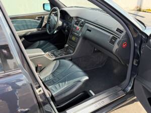Bild 12/24 von Mercedes-Benz E 50 AMG (1997)