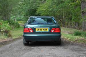 Image 47/50 of Mercedes-Benz E 320 (1998)